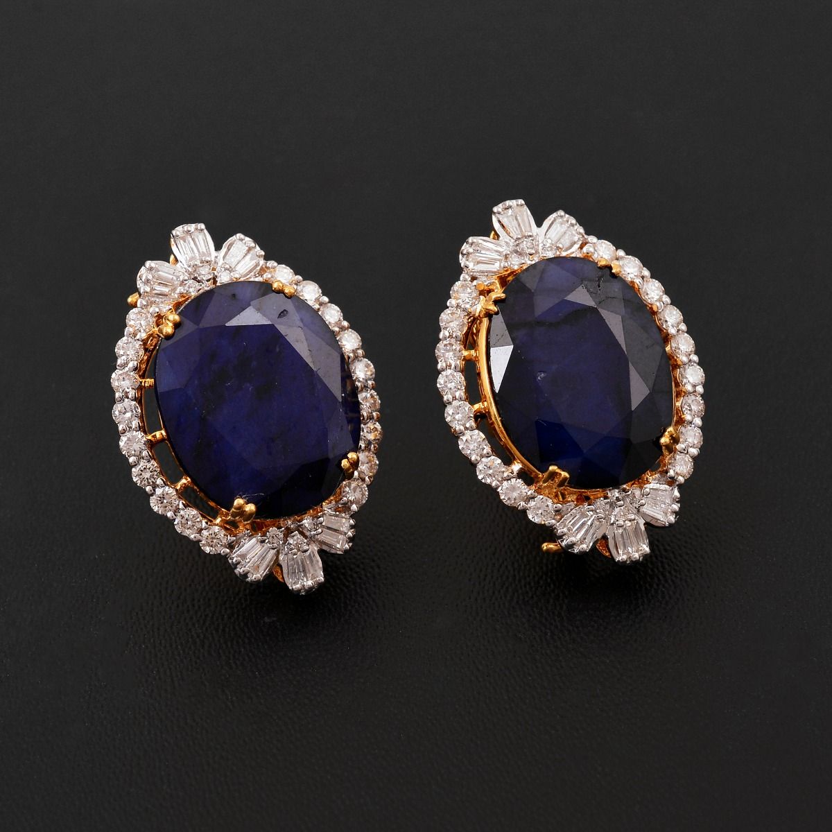 Oval Shaped Processed Blue Sapphire Solid 18 Kt Yellow Gold SI/HI Diamond Handmade Earrings