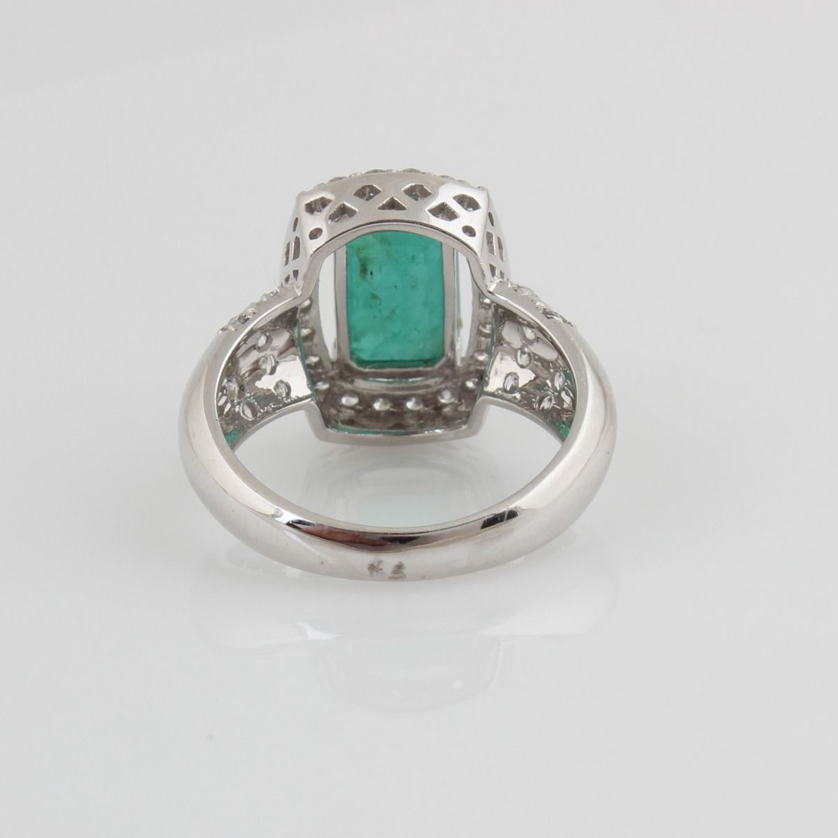 Rectangle Shaped Emerald Solid 18 Kt White Gold SI Clarity HI Color Diamond Proposal Ring