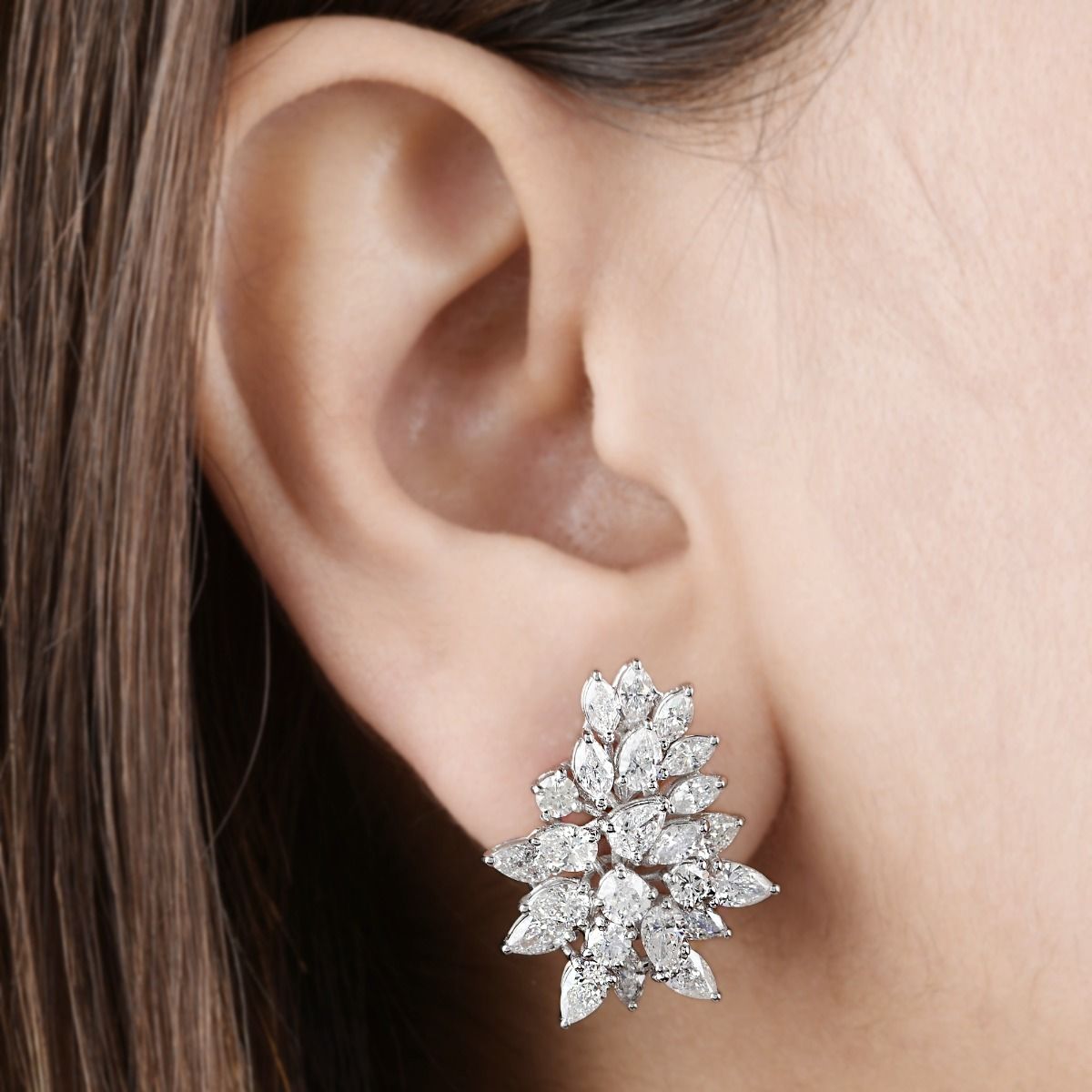 Natural 5.45 Carat Hi Color Si Clarity Diamond 18k White Gold Handmade Stud Earrings