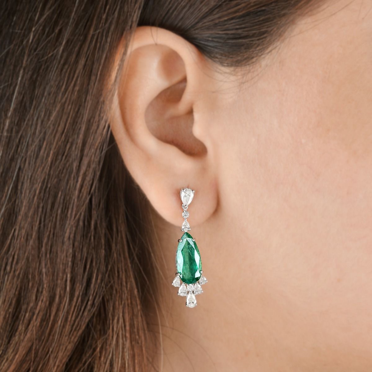 8.63 Carat Zambian Emerald Gemstone 18k White Gold Handmade Earrings Natural 2.00 Carat HI Color SI Clarity Diamond Jewelry
