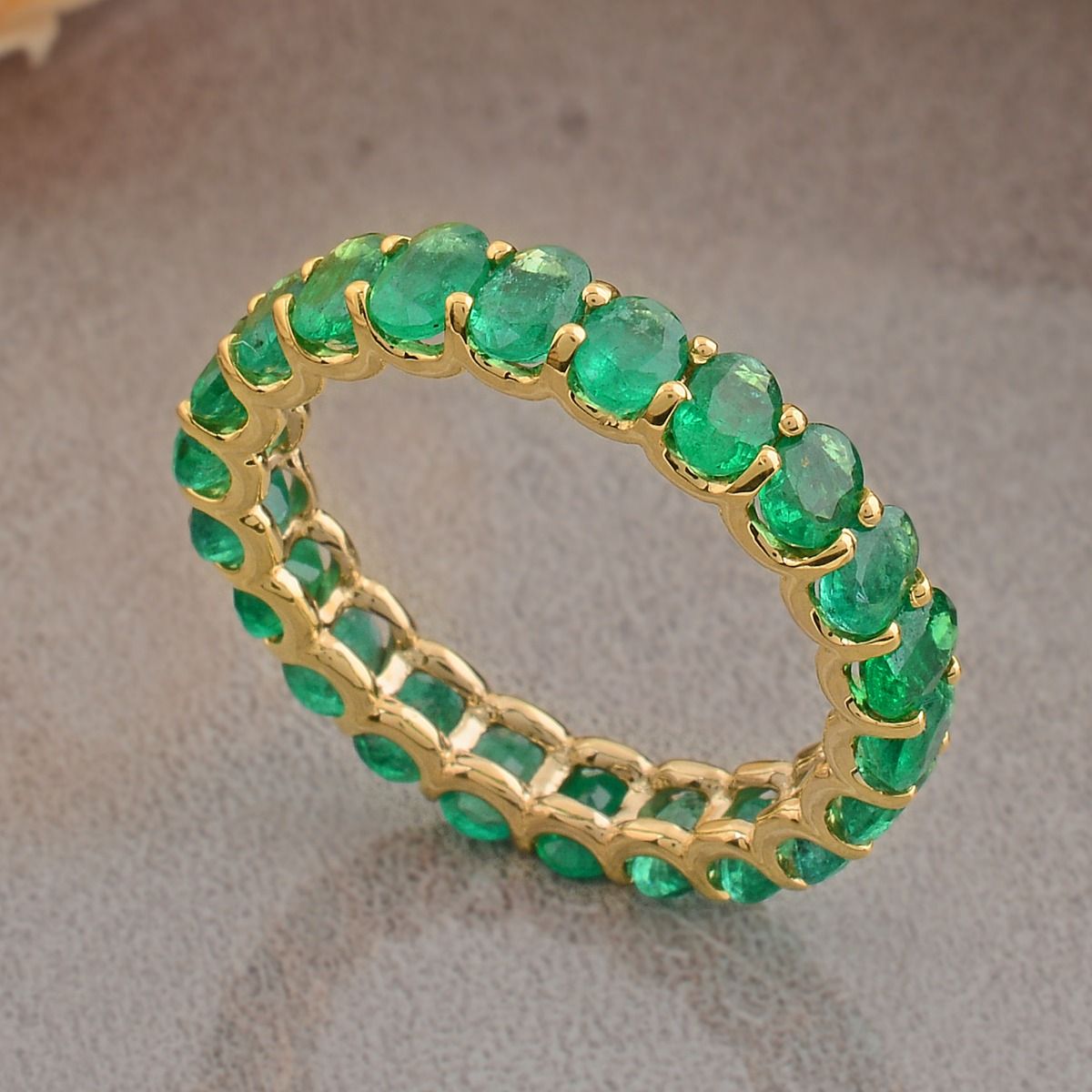 18k Yellow Gold 4.05 TCW SI Clarity HI Color Diamond Zambian Emerald Gemstone Band Ring Handmade Jewelry For Women