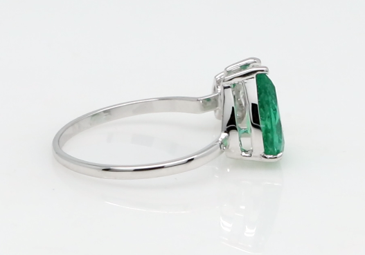 Pear Shaped Emerald Solid 18 Kt White Gold Marquise Shaped SI/HI Diamond Promise Ring