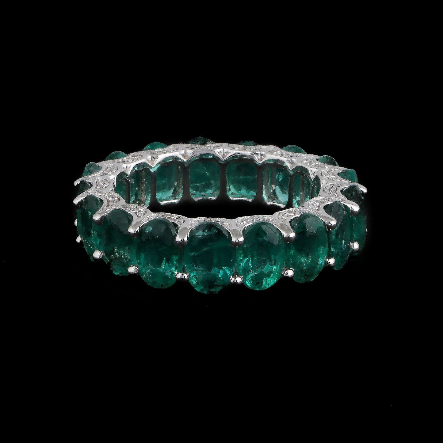 Natural Emerald Solid 18Kt White Gold SI Clarity HI Color Diamond Eternity Ring