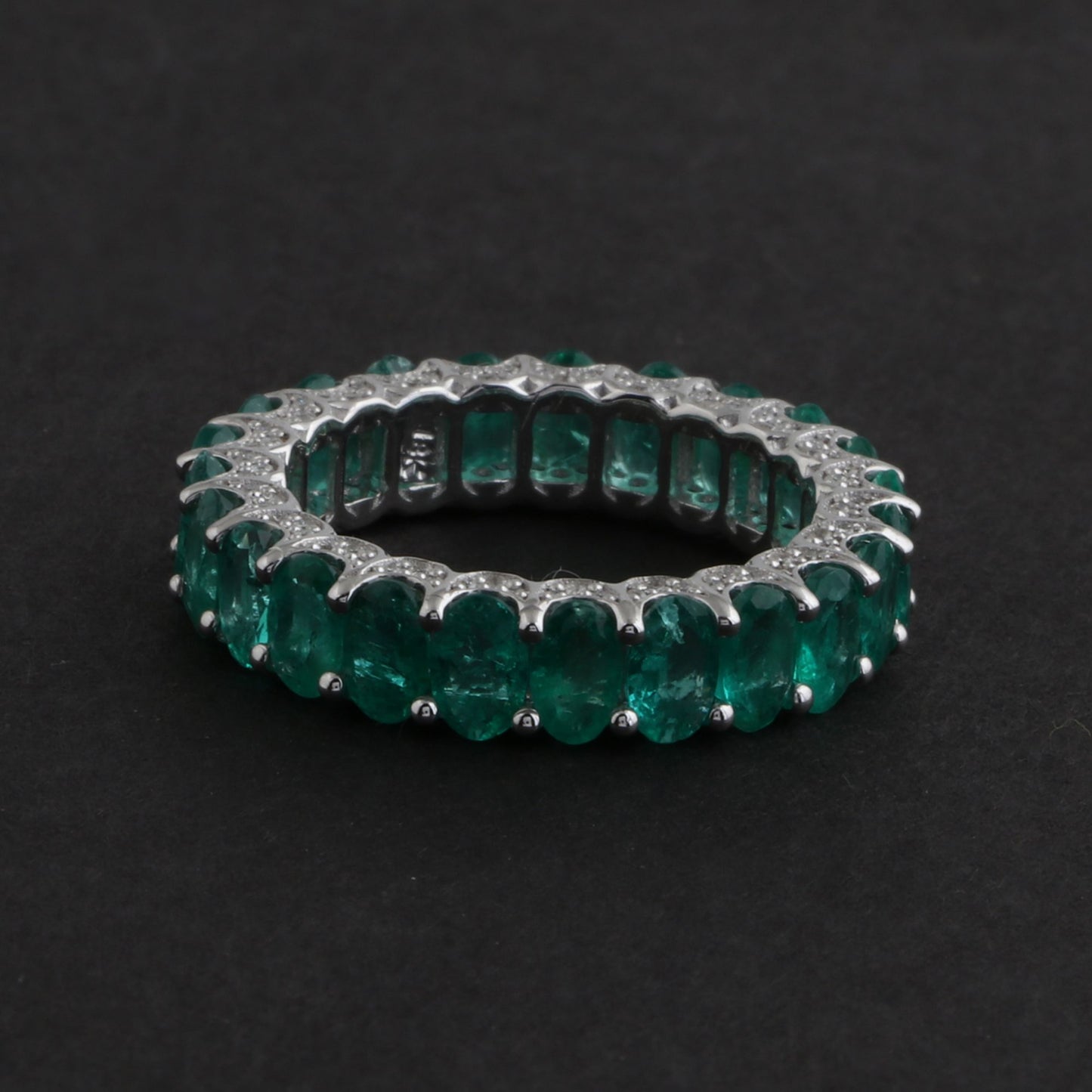 Solid 18Kt White Gold Oval Emerald Gemstone Eternity Band Ring Wedding Jewelry