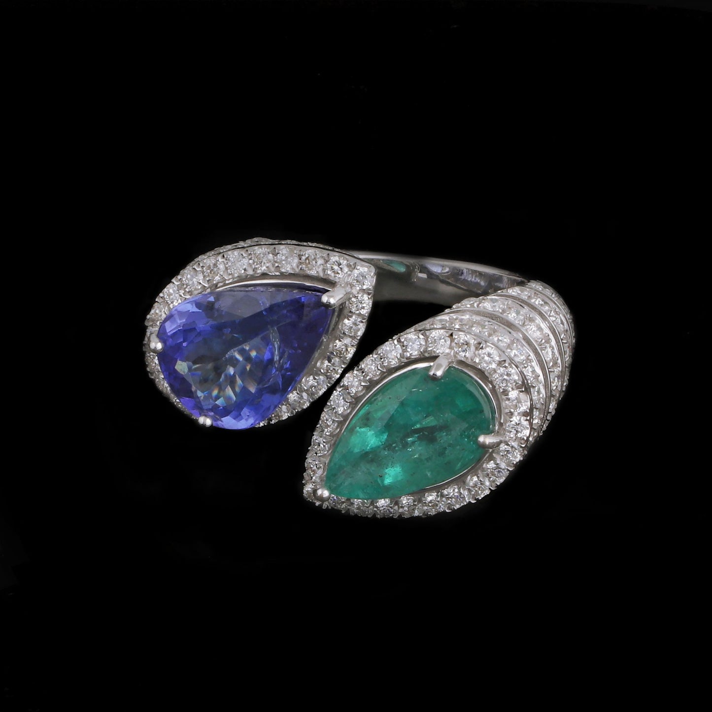 Natural Blue Sapphire & Emerald Solid 18Kt White Gold SI Clarity HI Color Diamond Promise Ring