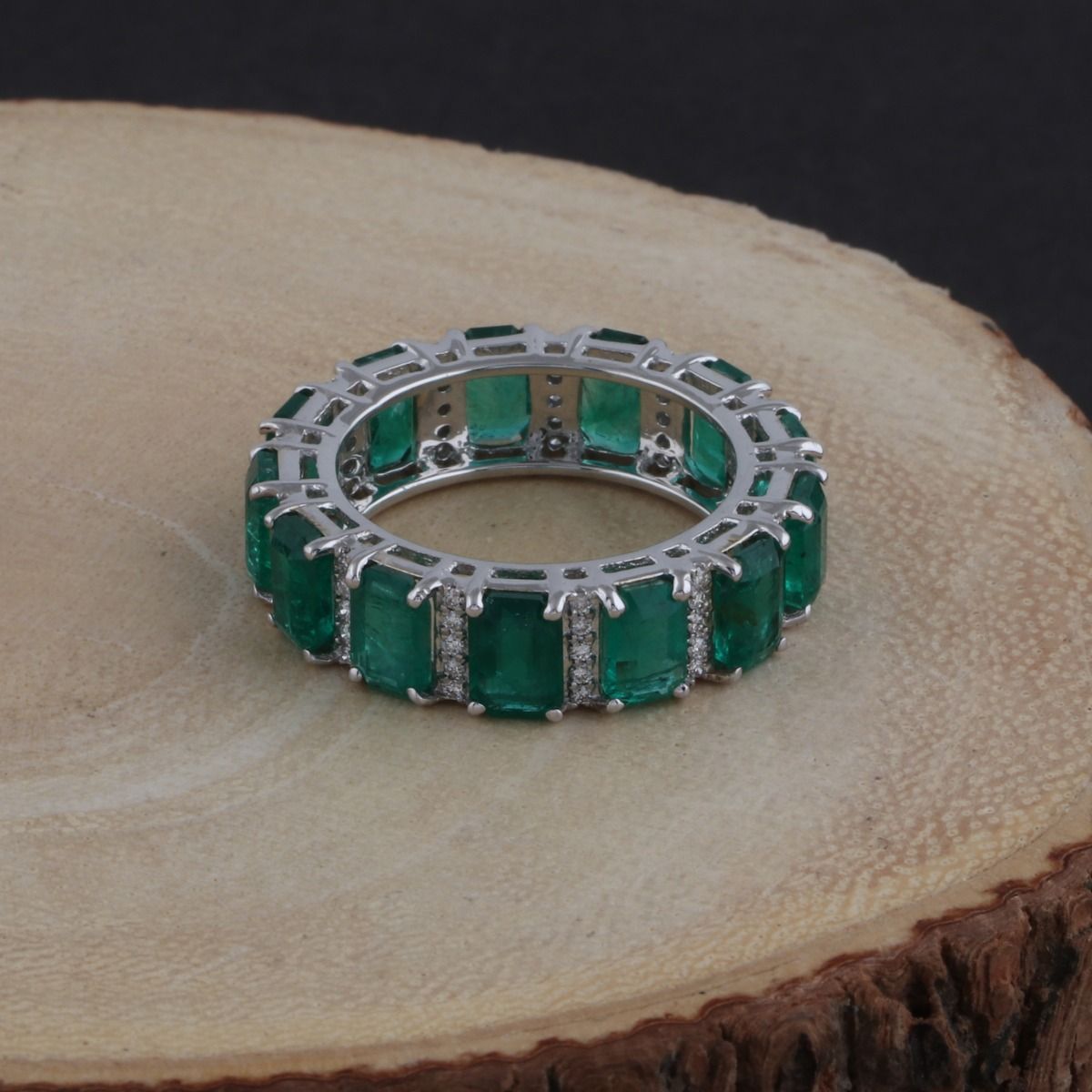 Solid 18 Kt White Gold SI Clarity HI Color Diamond Proposal Emerald Eternity Ring