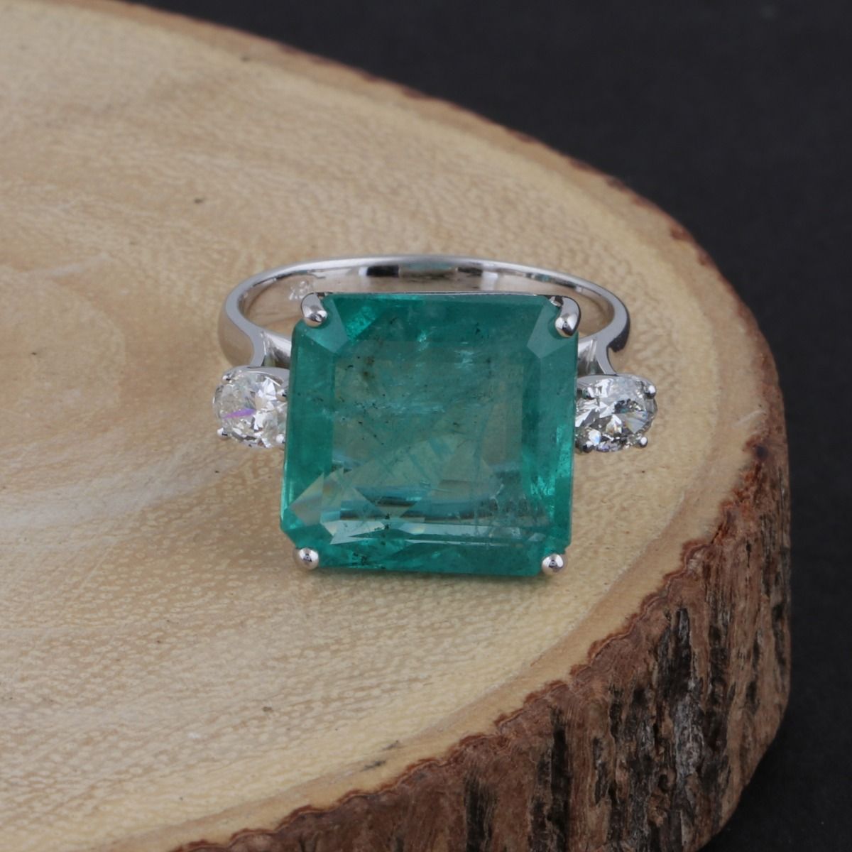 Solid 18Kt White Gold SI Clarity HI Color Diamond Promise Emerald Ring