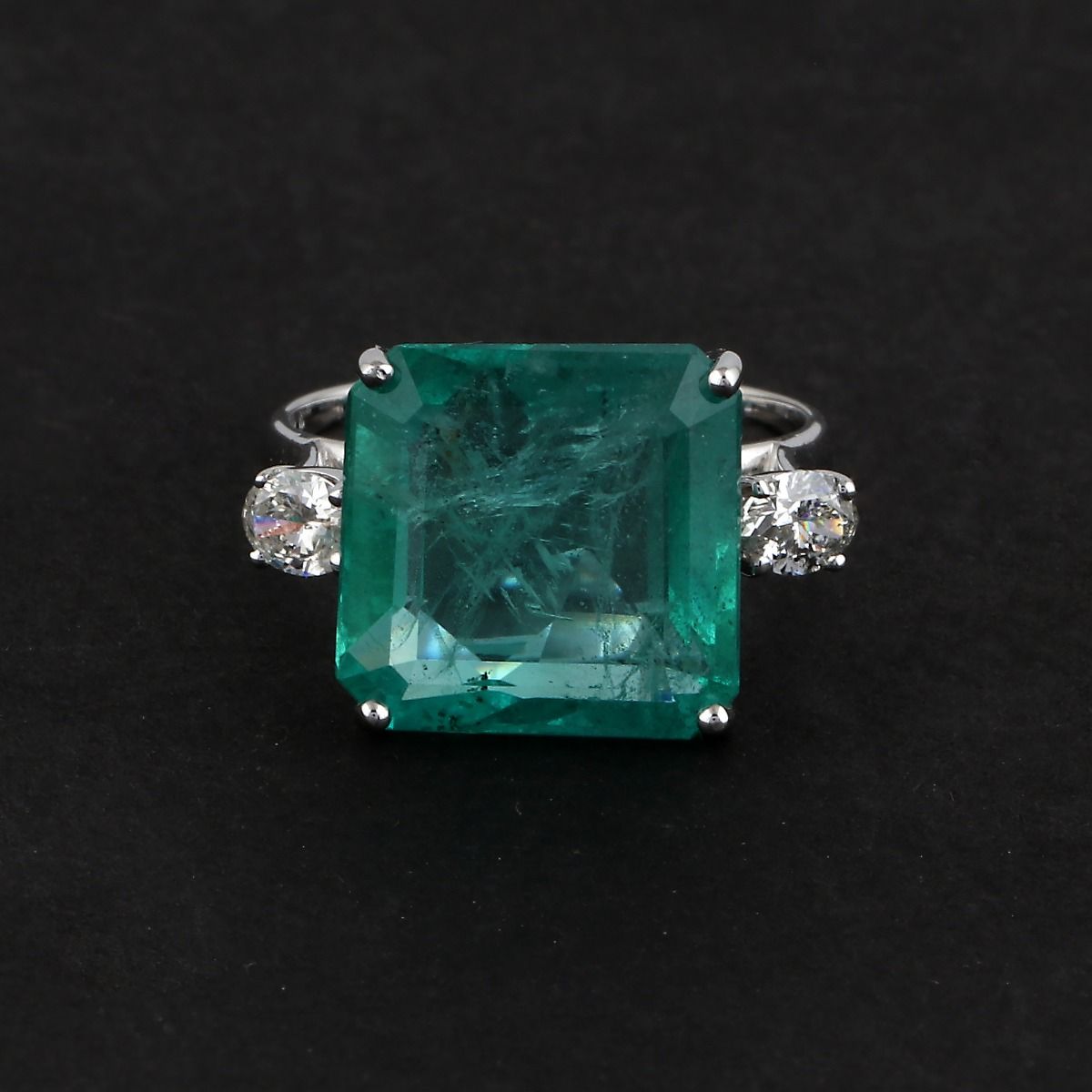 Solid 18Kt White Gold SI Clarity HI Color Diamond Promise Emerald Ring