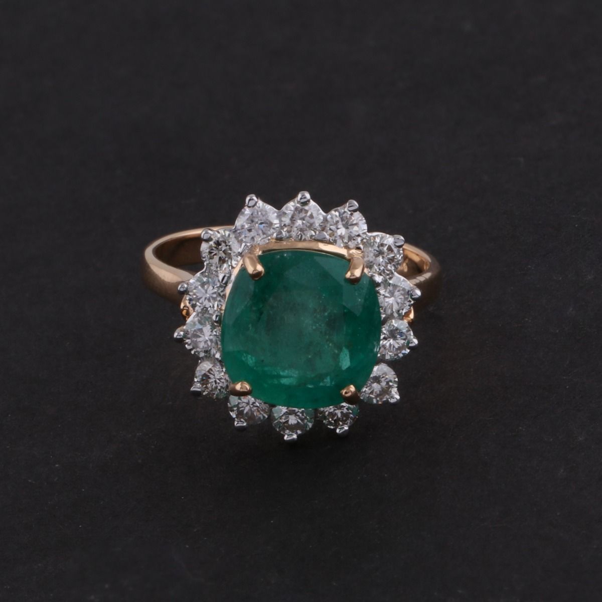 Solid 18 Kt Yellow Gold Natural Emerald SI Clarity HI Color Diamond Proposal Ring