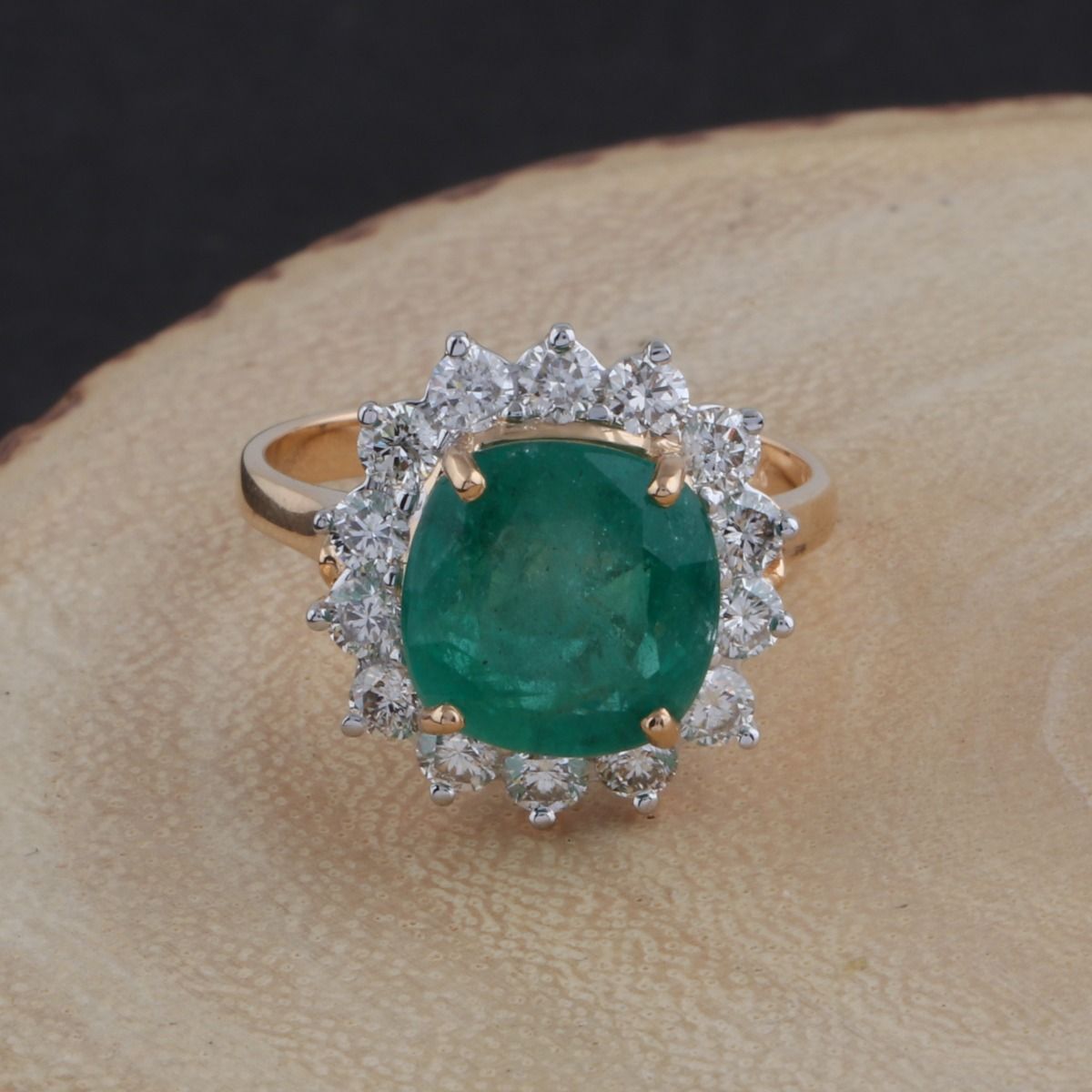 Solid 18 Kt Yellow Gold Natural Emerald SI Clarity HI Color Diamond Proposal Ring