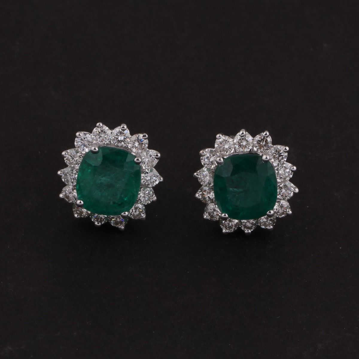 Natural Emerald Solid 18 Kt White Gold SI Clarity HI Color Round Diamond Handmade Stud Earrings