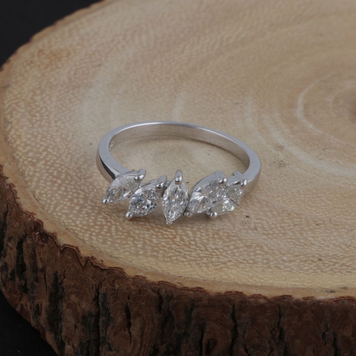 Marquise Shaped SI/HI Diamond Solid 18 Kt White Gold Promise Ring