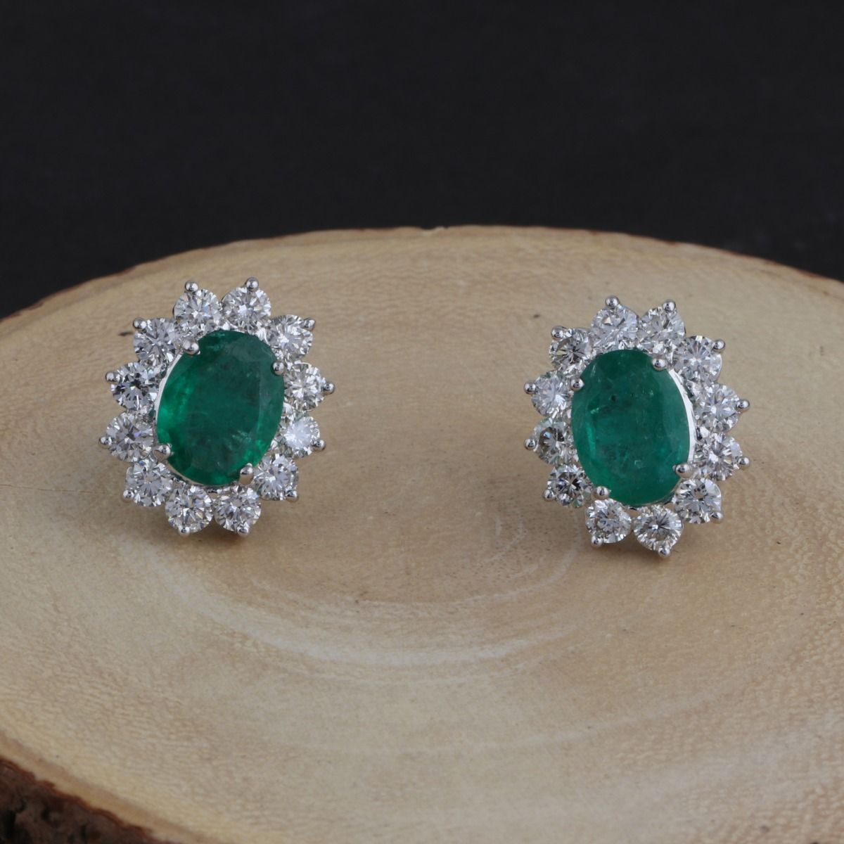 Oval Shaped Emerald Solid 18 Kt White Gold SI Clarity HI Color Round Diamond Handmade Stud Earrings