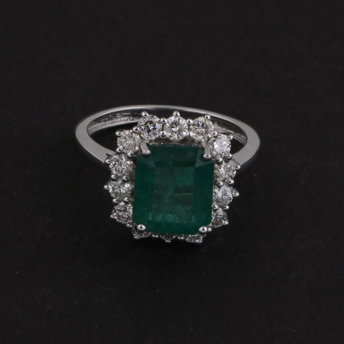 Rectangle Shaped Emerald Solid 14 Kt White Gold SI Clarity HI Color Diamond Promise Ring