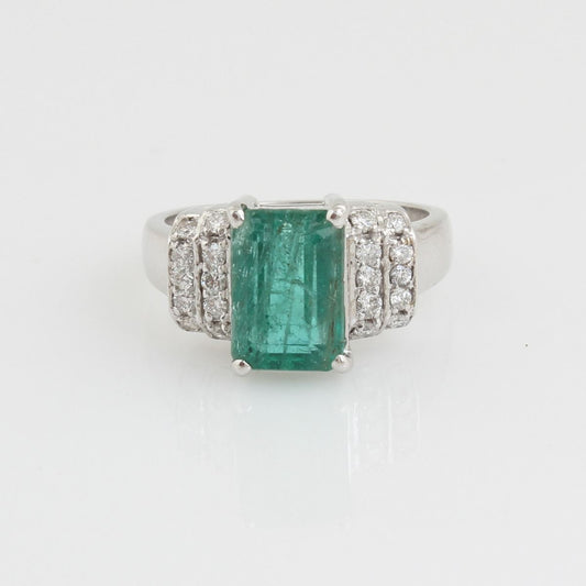 Rectangle Shaped Emerald Solid 18 Kt White Gold SI Clarity HI Color Diamond Proposal Ring