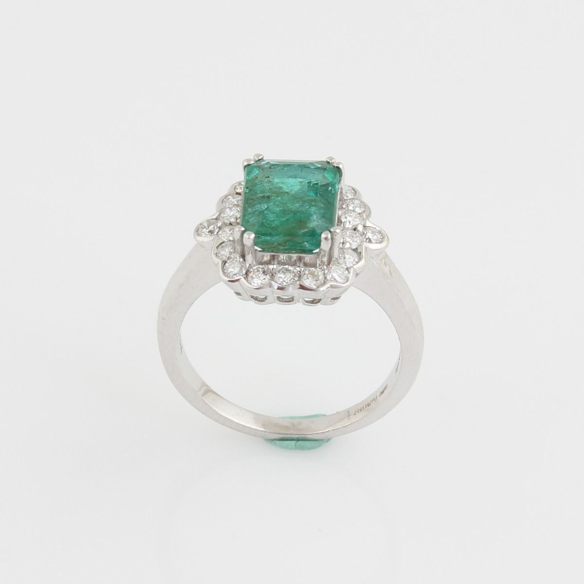 Emerald Solid 18 Kt White Gold SI Clarity HI Color Diamond Proposal Ring