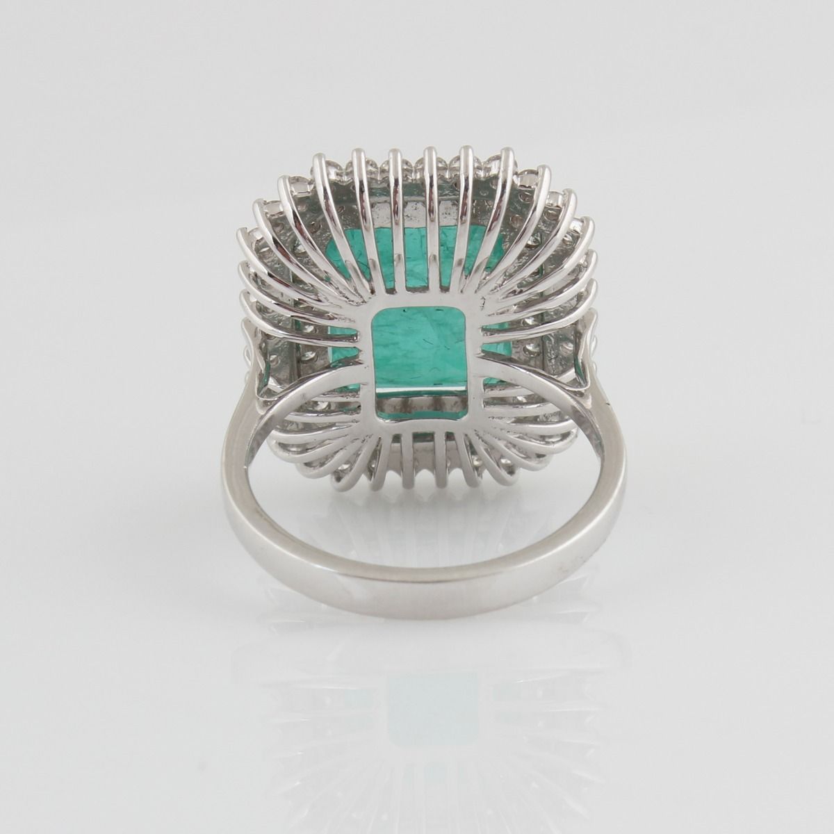 Emerald Solid 18 Kt White Gold SI Clarity HI Color Diamond Proposal Ring