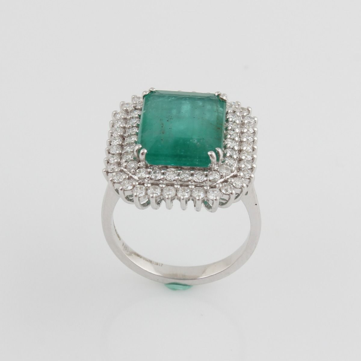 Emerald Solid 18 Kt White Gold SI Clarity HI Color Diamond Proposal Ring