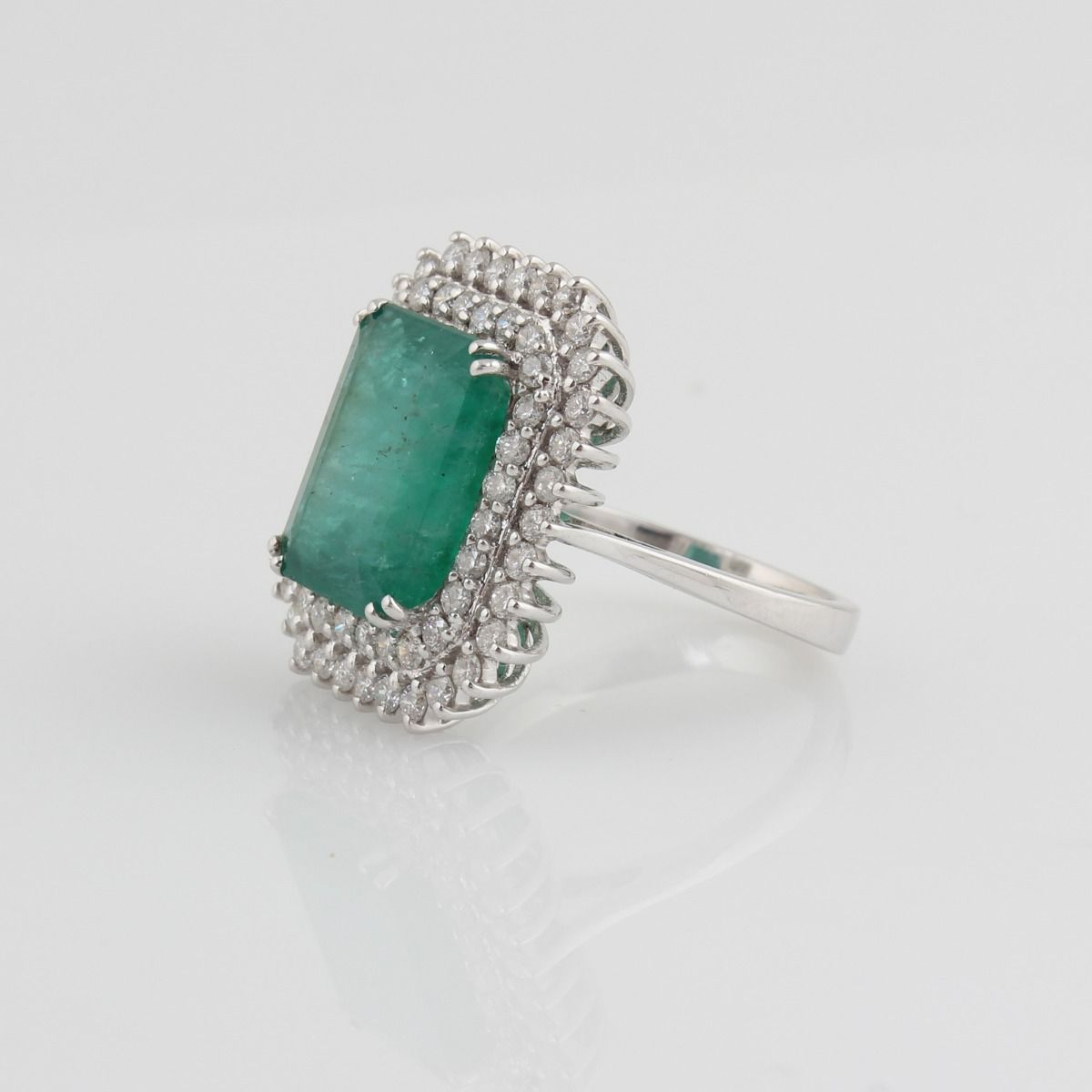 Emerald Solid 18 Kt White Gold SI Clarity HI Color Diamond Proposal Ring