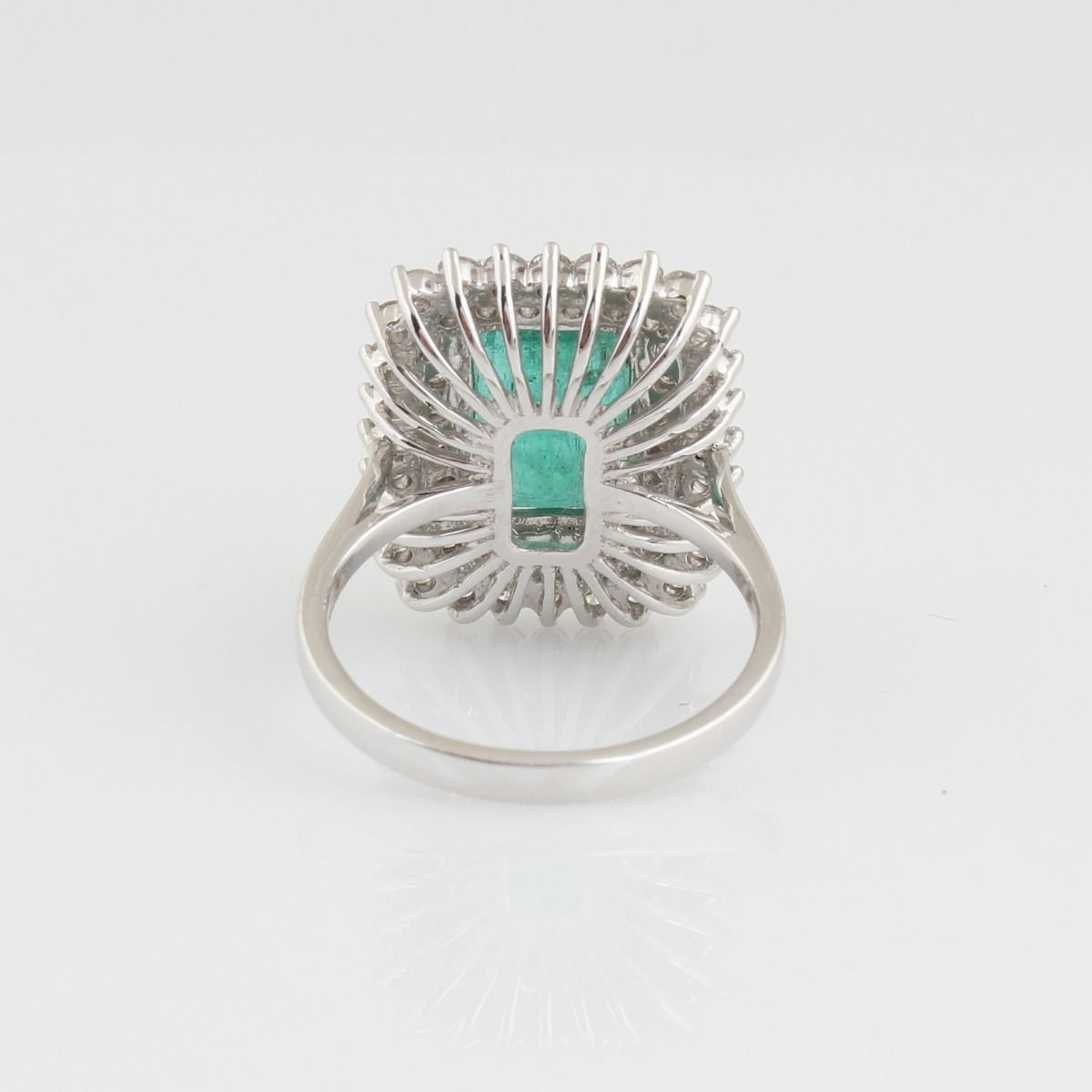 Emerald Solid 18 Kt White Gold SI Clarity HI Color Diamond Proposal Ring