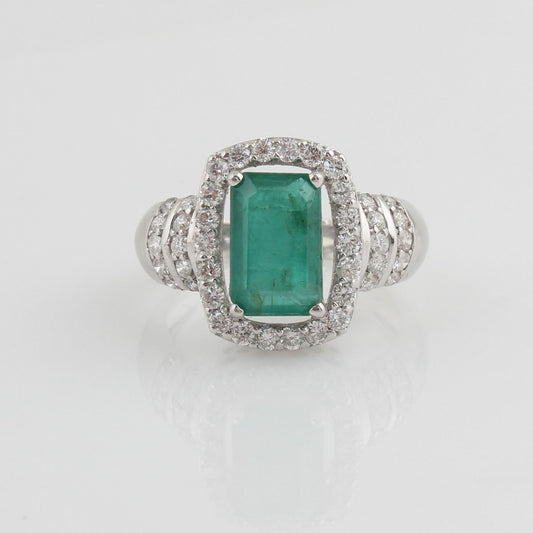 Rectangle Shaped Emerald Solid 18 Kt White Gold SI Clarity HI Color Diamond Proposal Ring