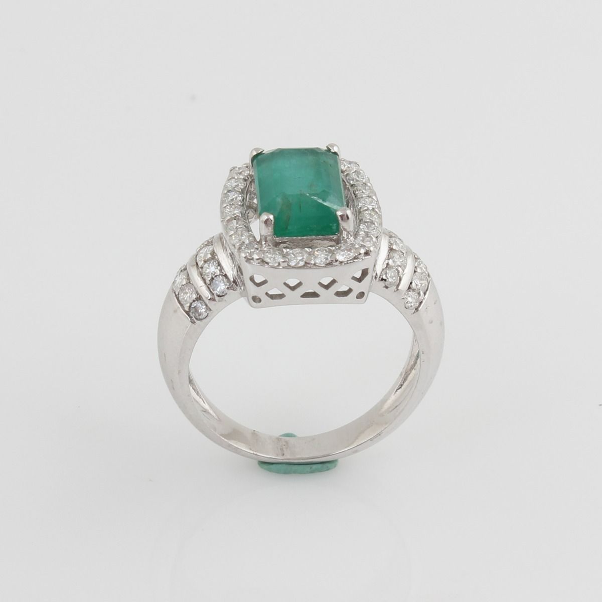 Rectangle Shaped Emerald Solid 18 Kt White Gold SI Clarity HI Color Diamond Proposal Ring