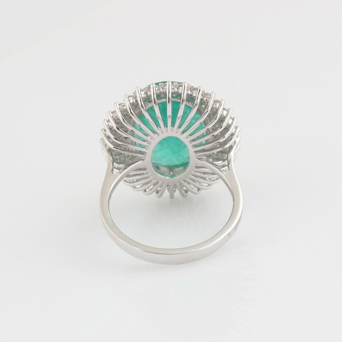 Oval Shaped Emerald Solid 18 Kt White Gold SI Clarity HI Color Diamond Promise Ring