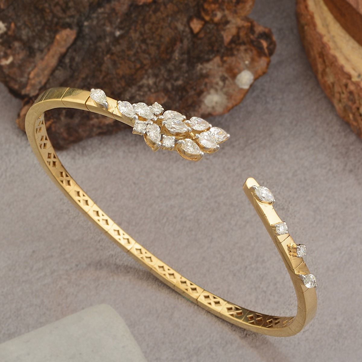 18k Yellow Gold 1.30 Carats SI Clarity HI Color Diamond Cuff Bracelet Bangle Jewelry For Women