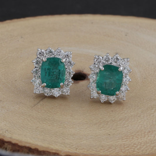 Natural Oval Shaped Emerald Solid 18 Kt White Gold SI Clarity HI Color Diamond Fine Stud Earrings