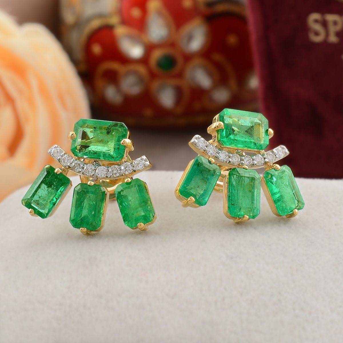 18k Yellow Gold 5.08 TCW SI Clarity HI color Diamond Zambian Emerald Gemstone Stud Earring Handmade Jewelry For women , Gift For Her