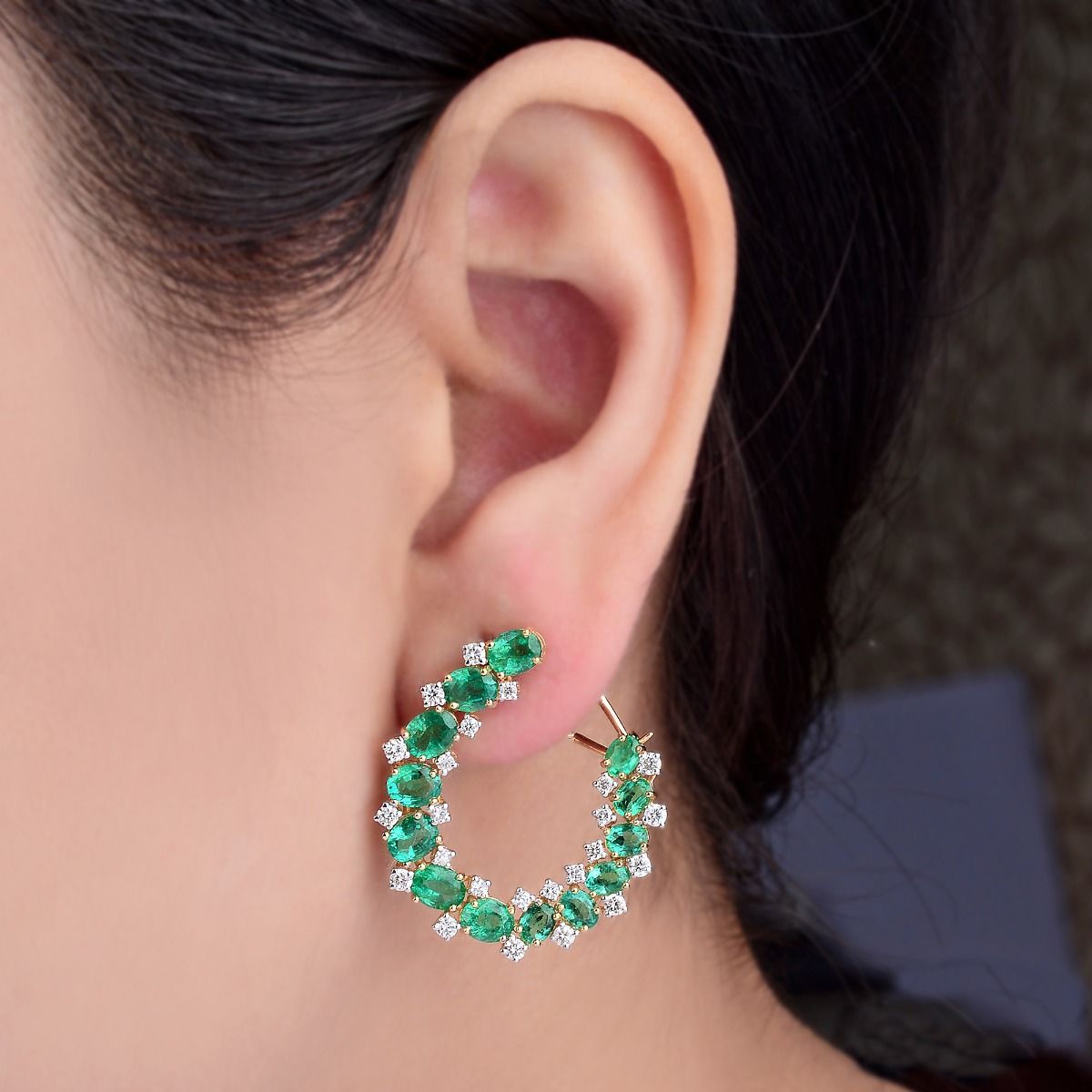 Oval Shaped Emerald Solid 18 Kt Yellow Gold SI Clarity HI Color Diamond Handmade Clip On Earrings