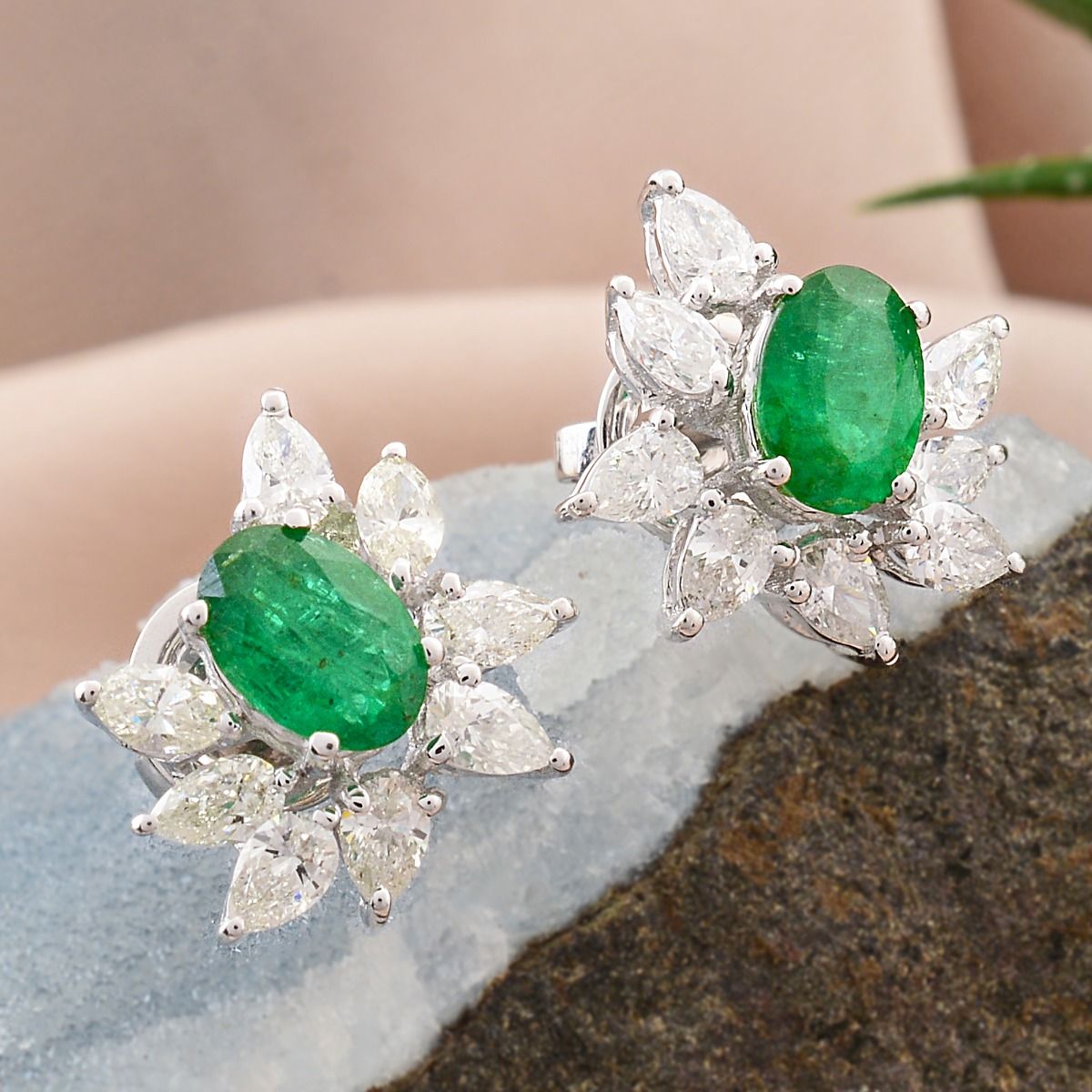 Oval Shaped Emerald Solid 18 Kt White Gold SI Clarity HI Color Pear Shaped Diamond Handmade Stud Earrings