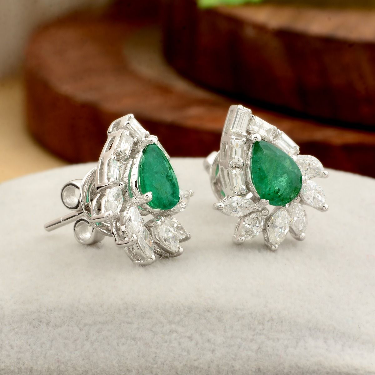 18k White Gold 2.03 TCW SI Clarity Hi Color Baguette Diamond Zambian Pear Emerald Gemstone Party Wear Small Stud Earrings For Women