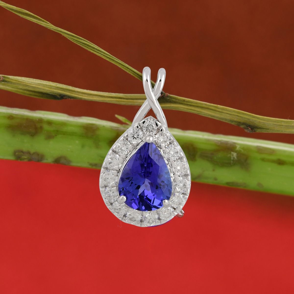 Pear Shape Tanzanite Gemstone 0.53 Carat HI/SI Diamond Pendant 18k White Gold Women Jewelry