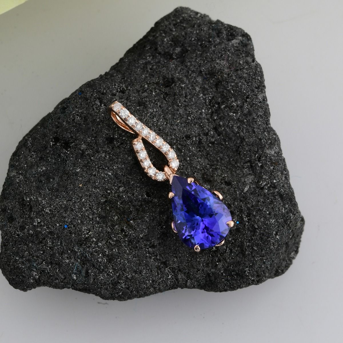 Pear Shape Tanzanite Gemstone 0.14 Carat HI/SI Diamond Pendant 18k Rose Gold Handmade Jewelry