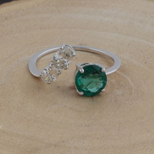 Round Emerald Solid 18 Kt White Gold SI Clarity HI Color Diamond Promise Ring