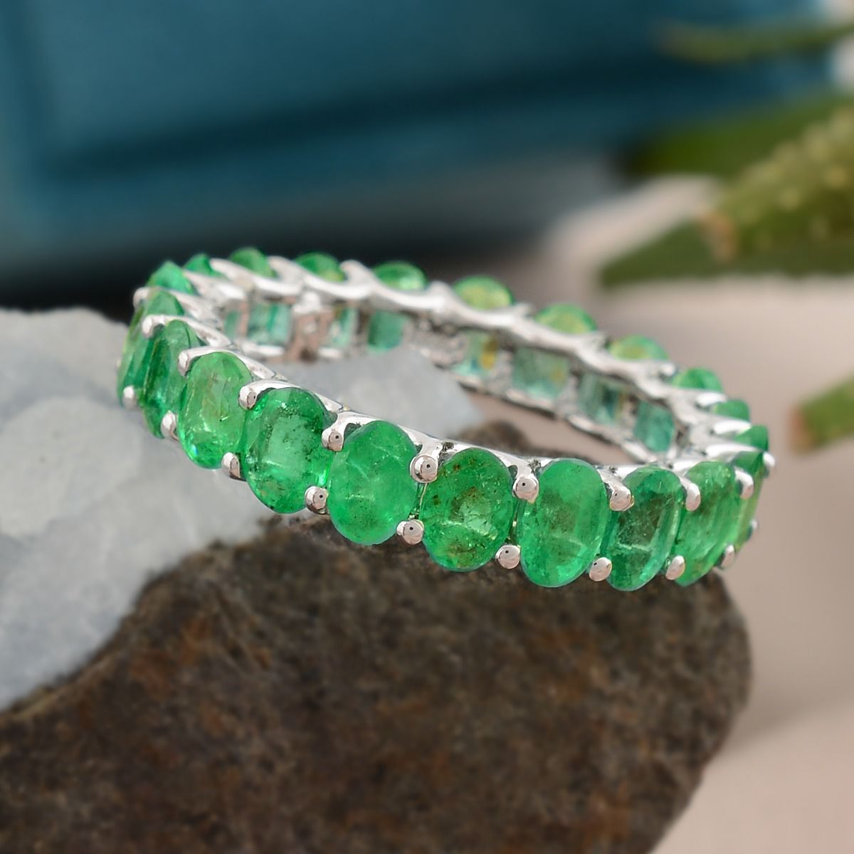 18k White Gold 4.40 Carats SI Clarity HI Color Diamond Zambian Emerald Gemstone Ring For Her Jewelry For Women