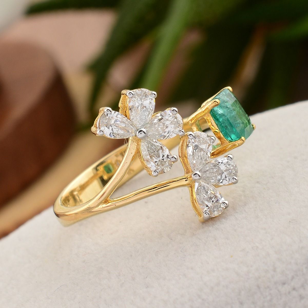 18k Yellow Gold 1.43 TCW SI Clarity HI Color Diamond Prong Setting Zambian Emerald Gemstone Designer Party Wear Ring Jewelry For Women