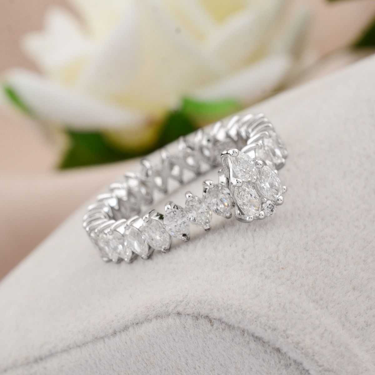 18k White Gold 2.35 TCW SI Clarity HI Color Pear diamond Engagement Ring For Women