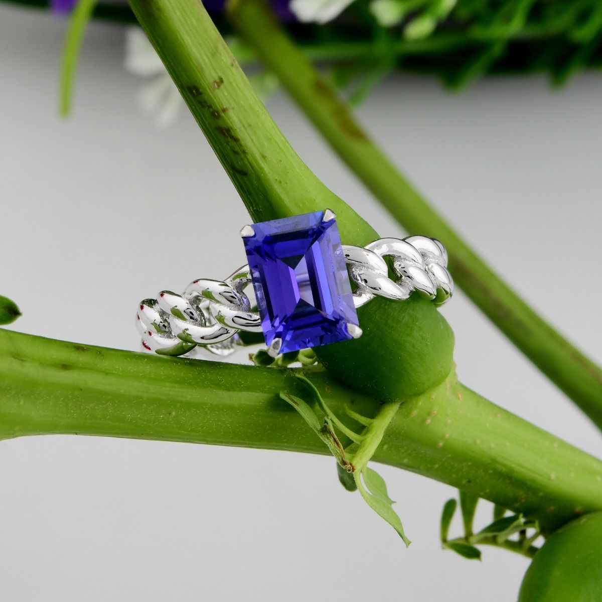 18k White Gold Handmade Curb Ring Natural 1.95 Carat Tanzanite Gemstone Jewelry