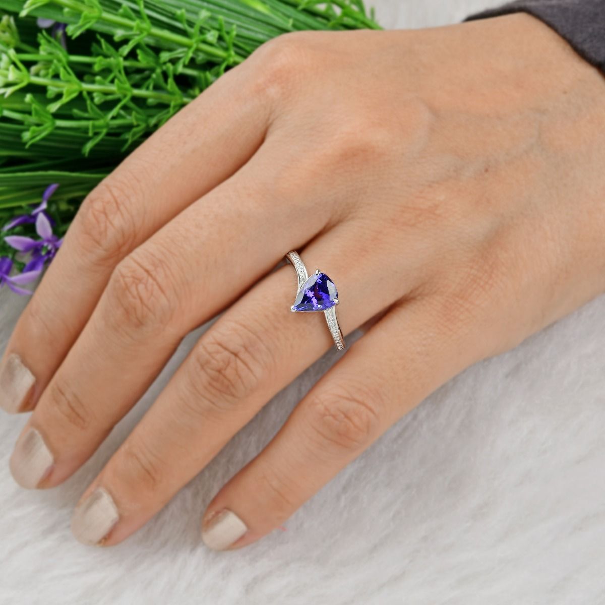 18k White Gold Handmade Stackable Ring Natural 0.10 Carat HI/SI Diamond & Tanzanite Gemstone Party Wear Women Jewelry