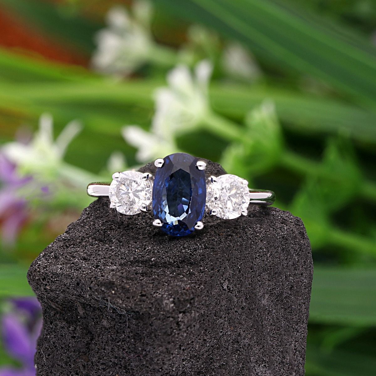 Oval Shape Blue Sapphire Gemstone 18k White Gold Handmade Ring Natural 0.75 Carat HI Color SI Clarity Diamond Jewelry