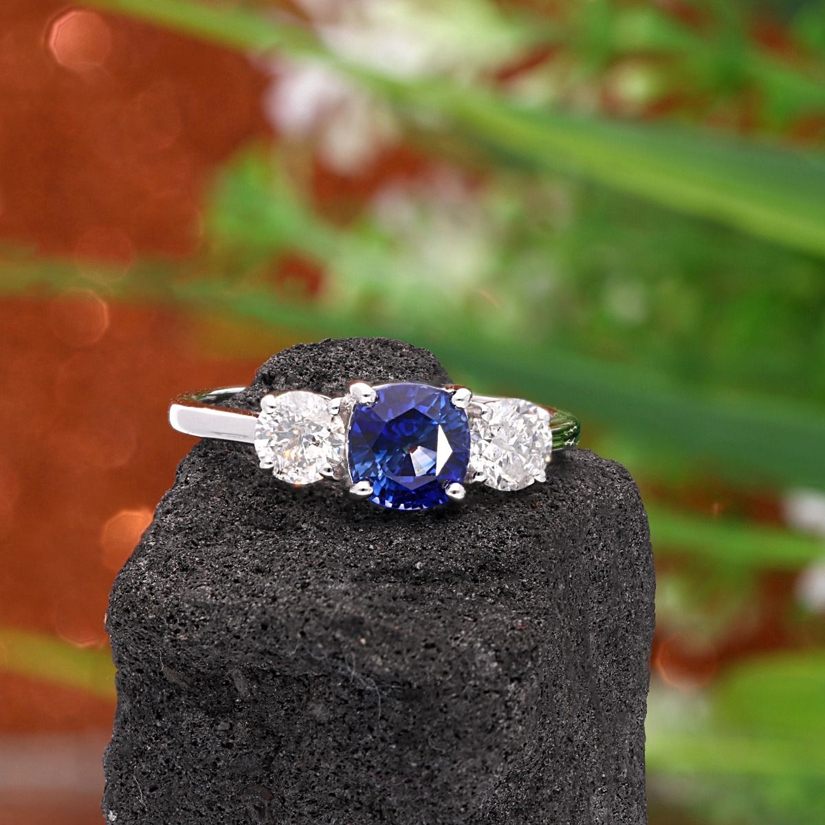 0.75 Carat HI Color SI Clarity Diamond 18k White Gold Handmade Women Ring Round Shape Blue Sapphire Gemstone Jewelry