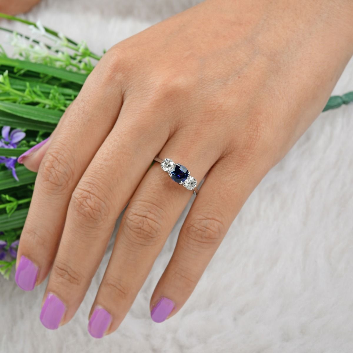 0.75 Carat HI Color SI Clarity Diamond 18k White Gold Handmade Women Ring Round Shape Blue Sapphire Gemstone Jewelry