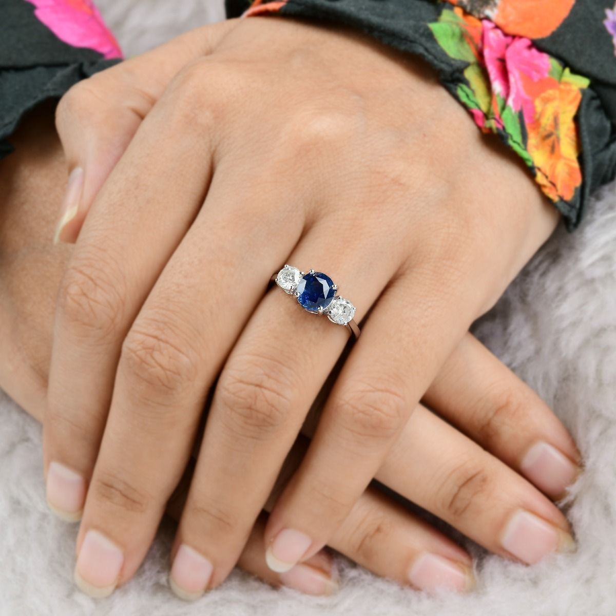 Round Shape Blue Sapphire Gemstone 18k White Gold Handmade Women Ring Natural 0.83 Carat HI Color SI Clarity Diamond Jewelry