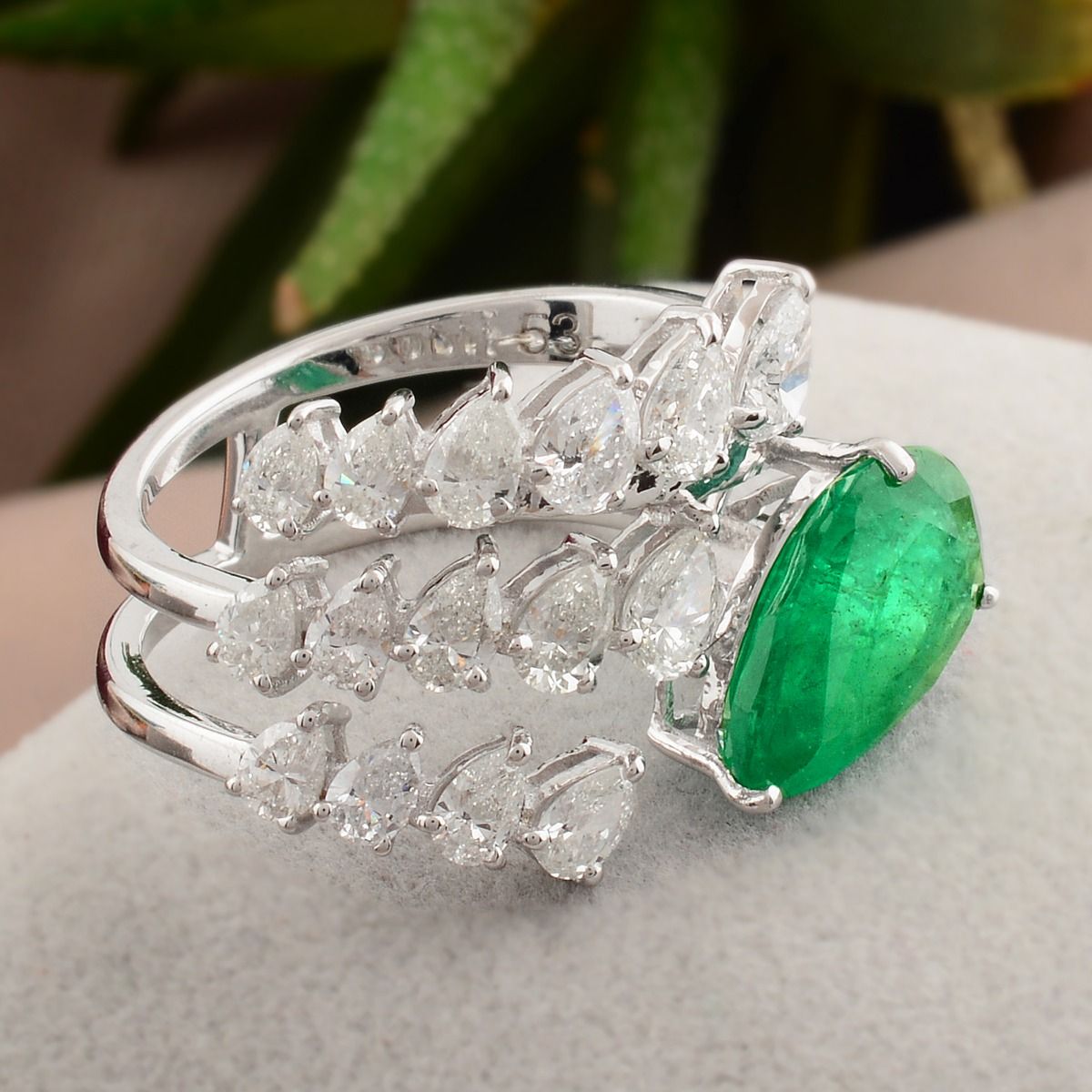 18k White Gold 4.76 TCW SI Clarity HI Color Diamond Zambian Emerald Gemstone Statement Ring Handmade Jewelry