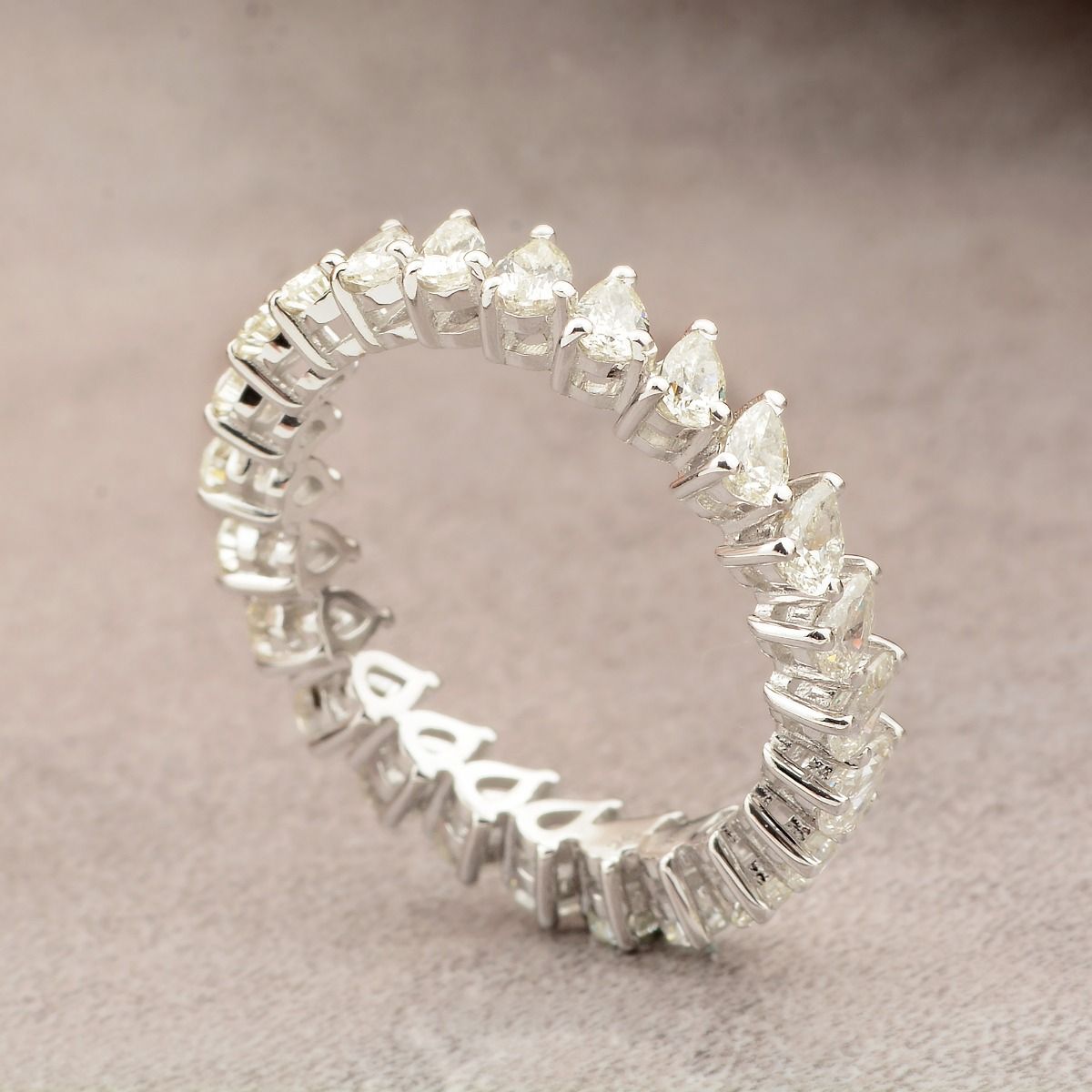 18k White Gold 1.76 Carats SI Clarity HI Color Diamond Party Wear /Proposal Band Ring Jewelry For Women