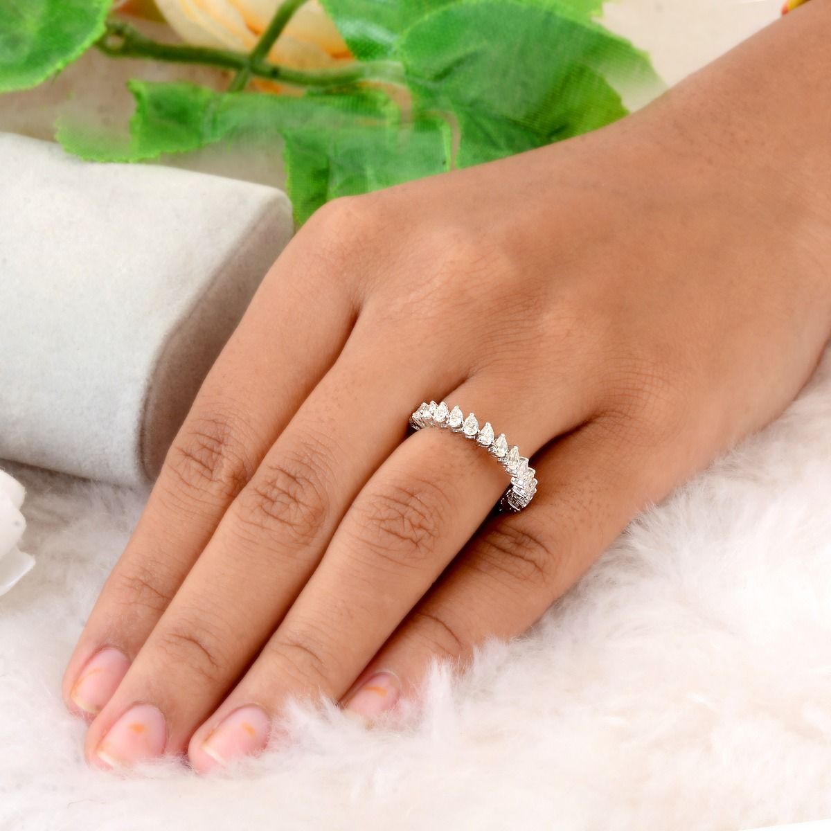 18k White Gold 1.76 Carats SI Clarity HI Color Diamond Party Wear /Proposal Band Ring Jewelry For Women